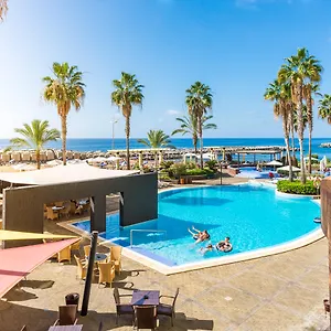 4* Hotel - - Savoy Signature